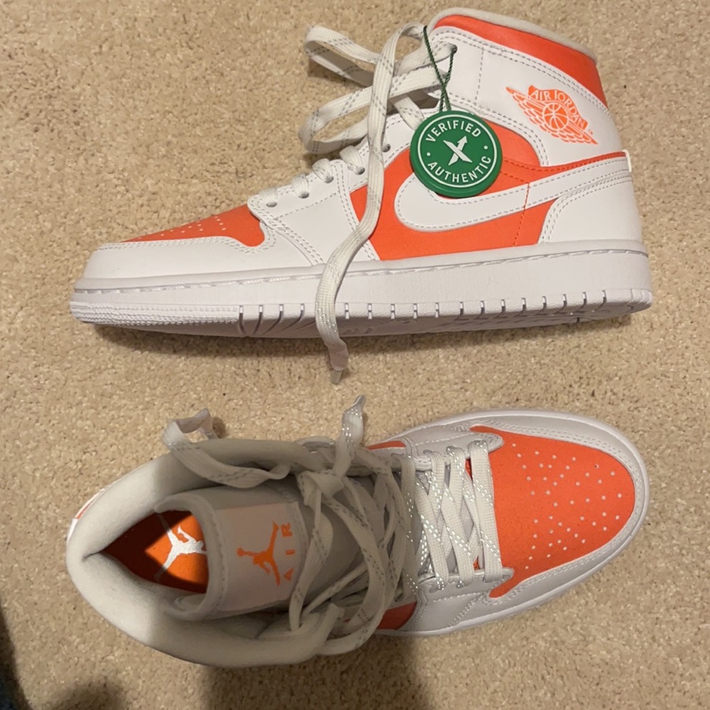 Jordan 1 Mid SE Bright Citrus women’s 6.5